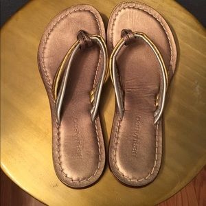 ⭐️Bernardo- Gold/Silver Leather Sandals ( Size8.5)